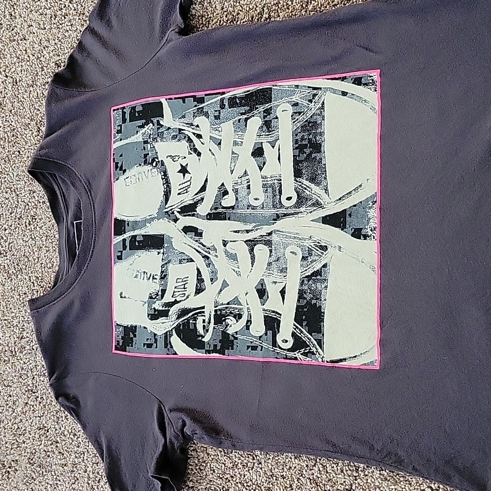 Converse tee